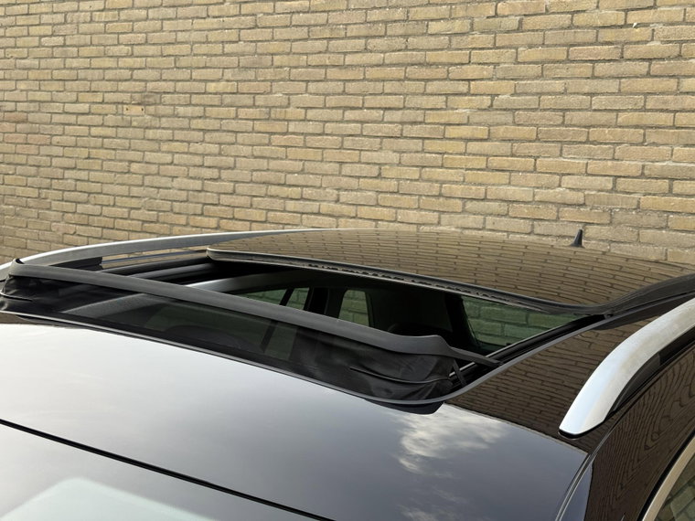 Vehicle Image 42