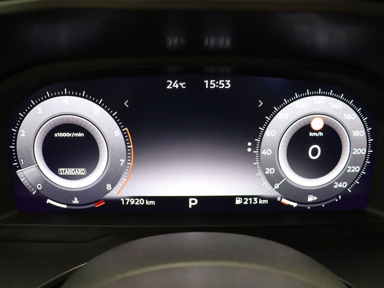 Vehicle Image 25