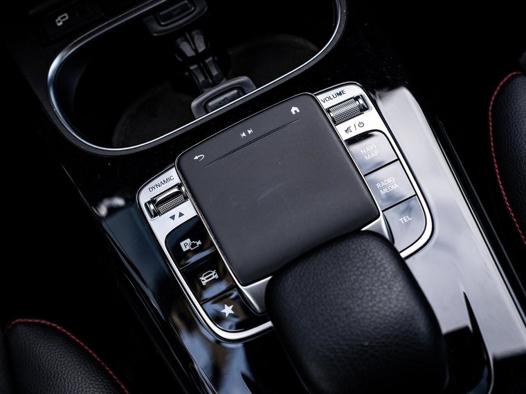 Vehicle Image 21