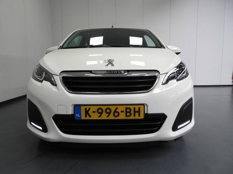 Vehicle Image 21