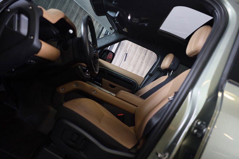 Vehicle Image 11
