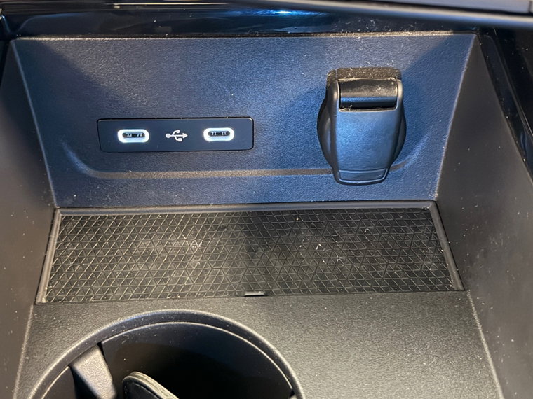 Vehicle Image 26
