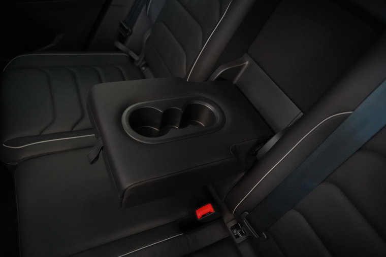 Vehicle Image 25