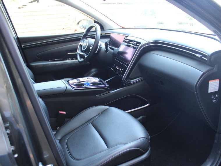 Vehicle Image 17