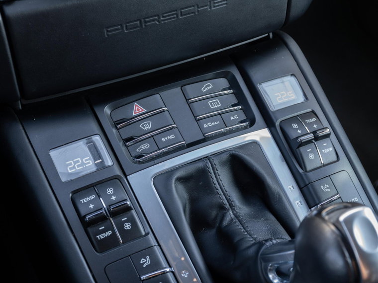 Vehicle Image 35