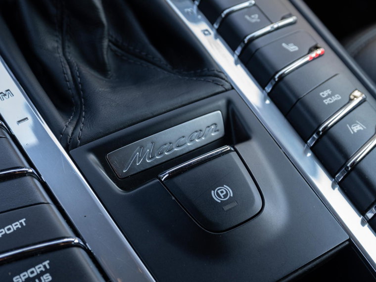Vehicle Image 37