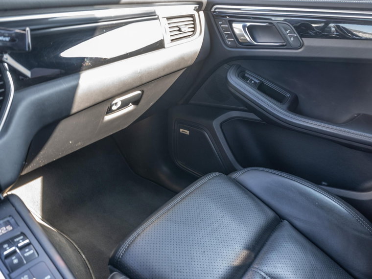 Vehicle Image 40