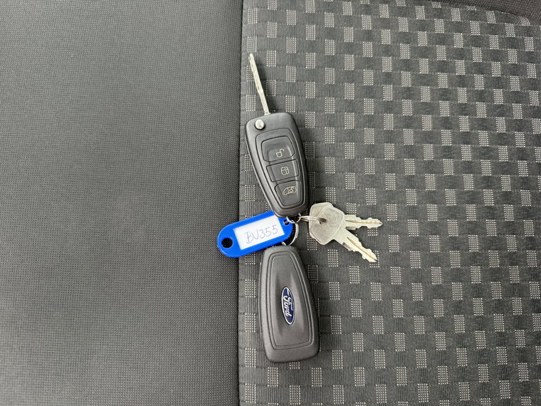 Vehicle Image 25