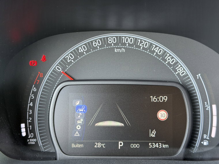 Vehicle Image 36