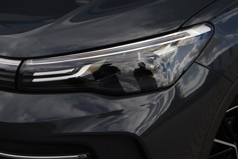 Vehicle Image 8