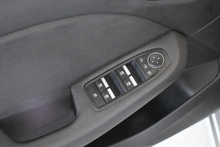 Vehicle Image 26
