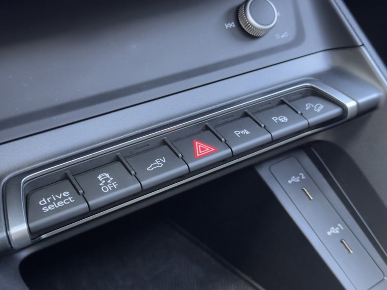 Vehicle Image 28