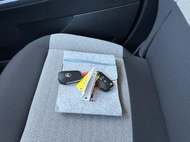 Vehicle Image 33