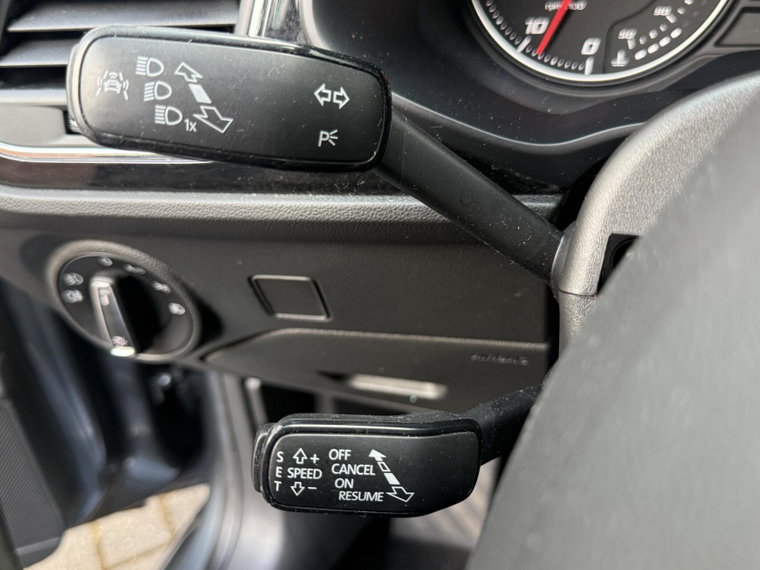 Vehicle Image 28