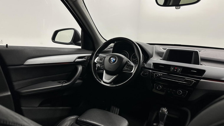 Vehicle Image 22