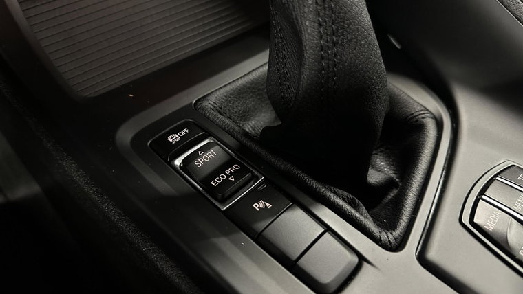 Vehicle Image 52