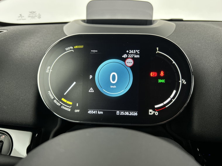 Vehicle Image 25