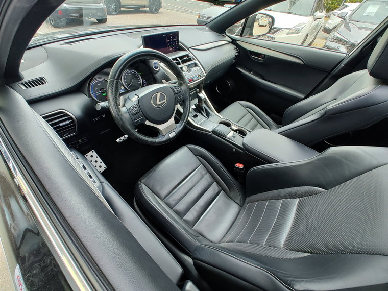 Vehicle Image 16