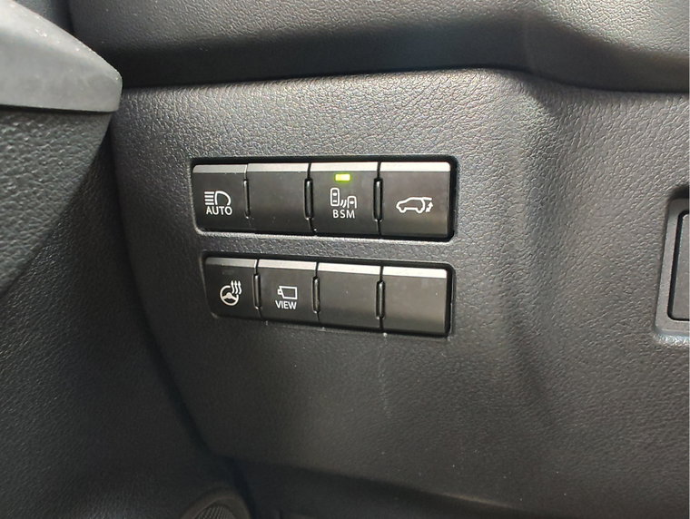 Vehicle Image 32