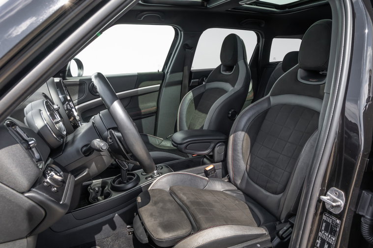 Vehicle Image 11