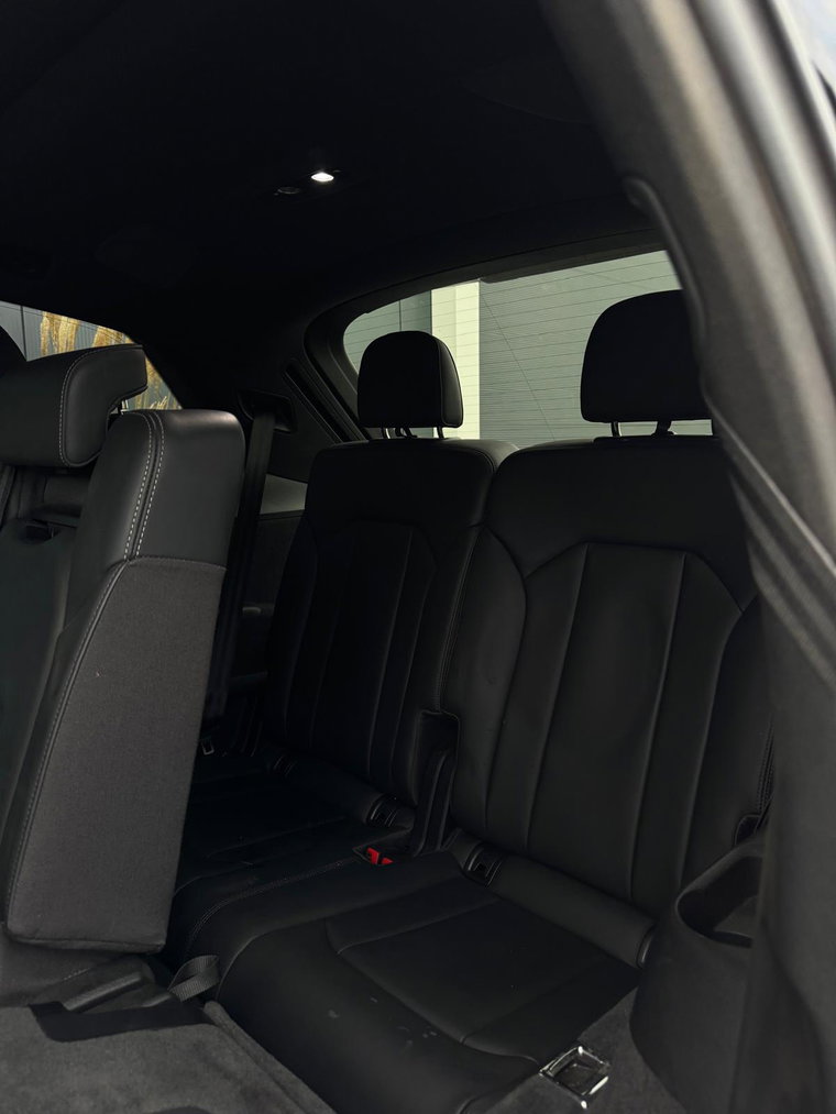 Vehicle Image 35