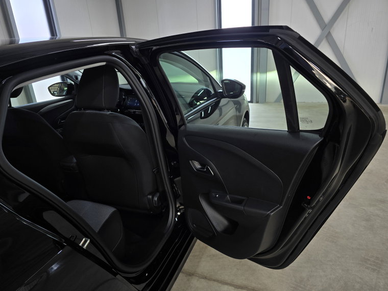 Vehicle Image 23