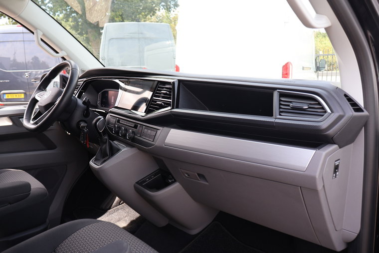 Vehicle Image 38