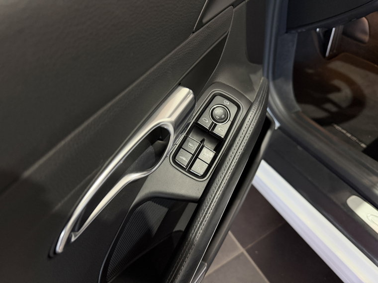 Vehicle Image 36