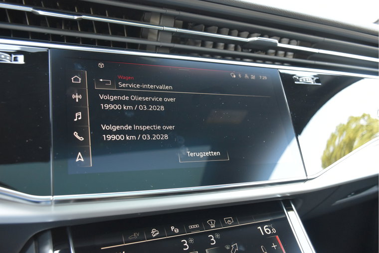 Vehicle Image 36