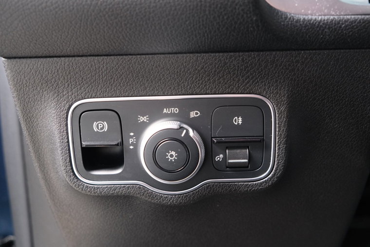 Vehicle Image 38