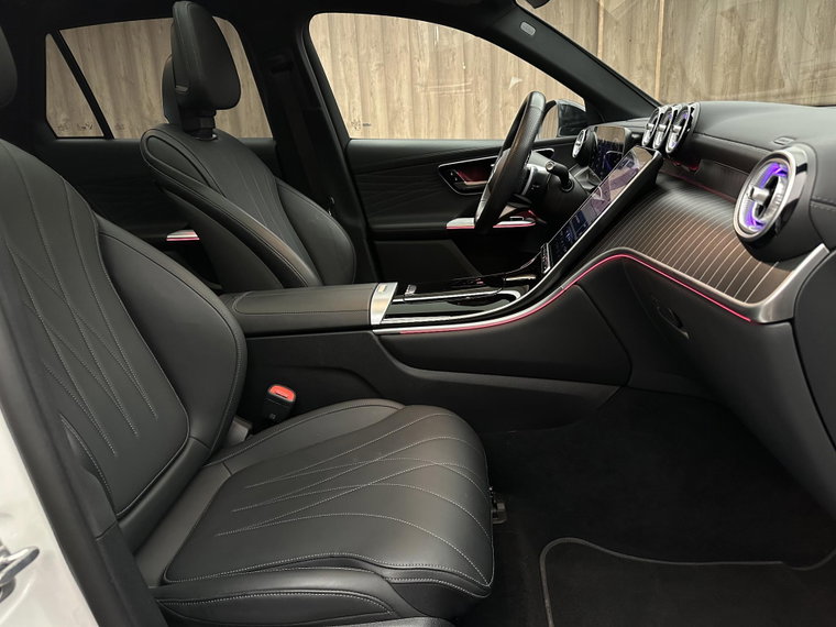 Vehicle Image 38