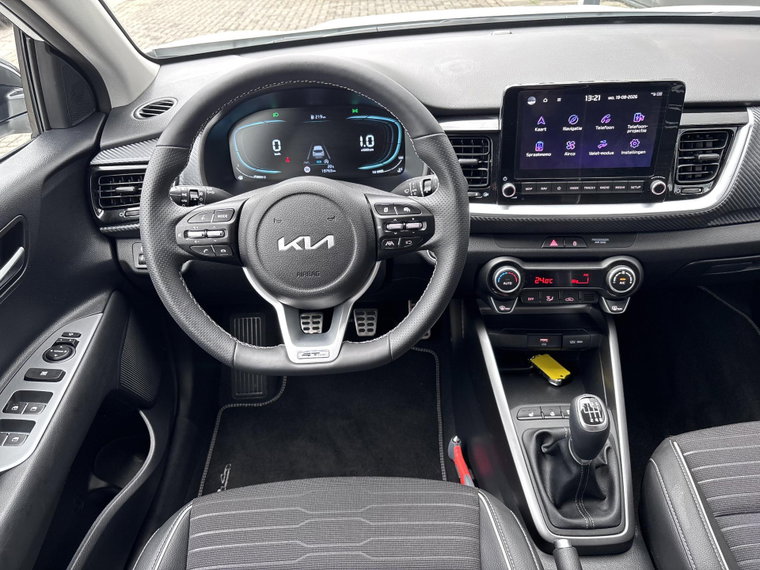 Vehicle Image 16