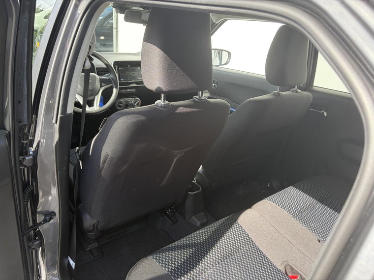 Vehicle Image 12