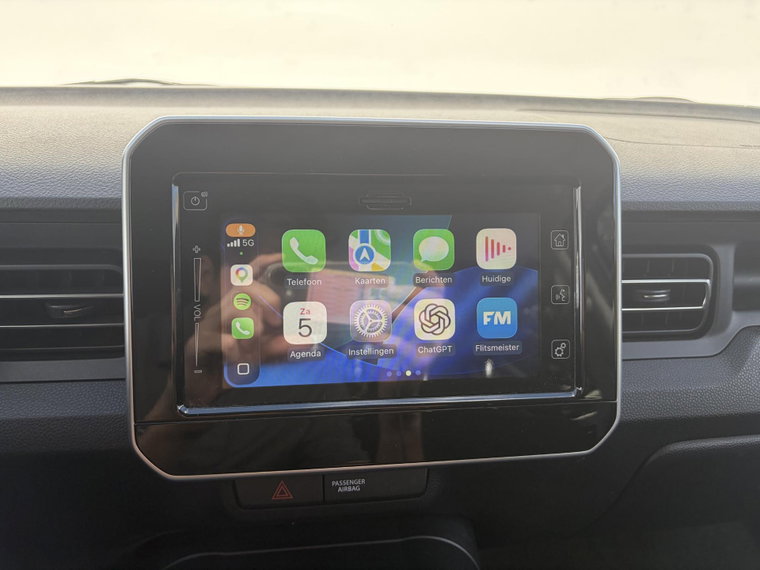 Vehicle Image 25
