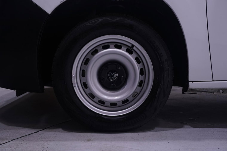 Vehicle Image 17