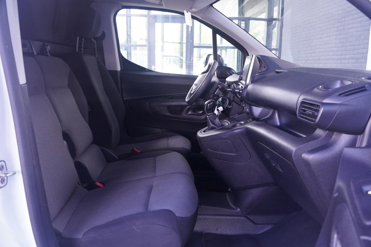 Vehicle Image 19