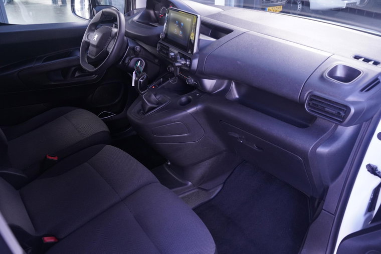 Vehicle Image 22