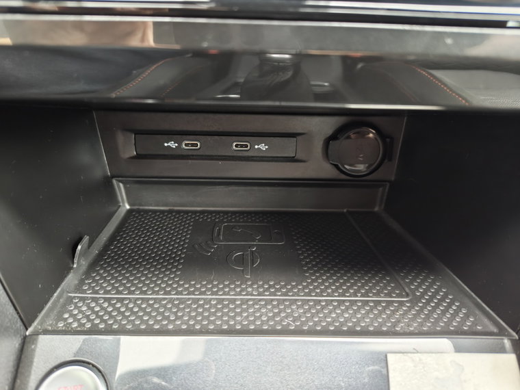 Vehicle Image 24