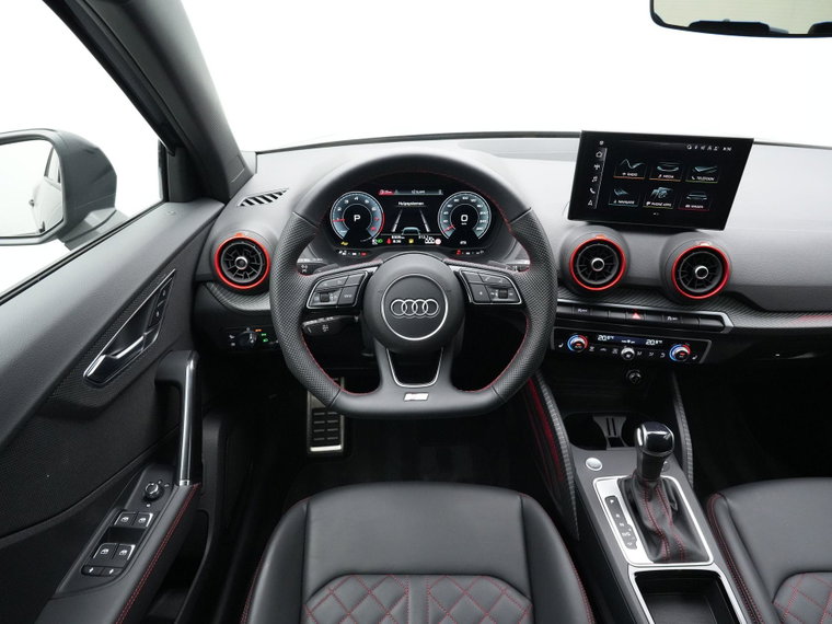 Vehicle Image 22