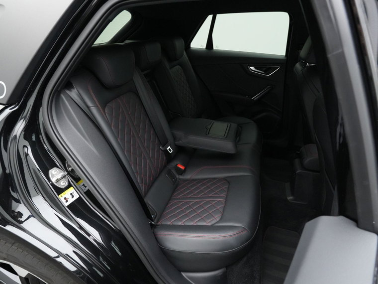 Vehicle Image 33