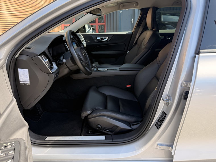 Vehicle Image 38