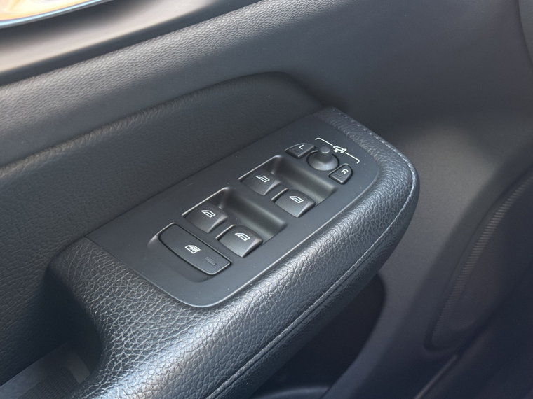 Vehicle Image 40