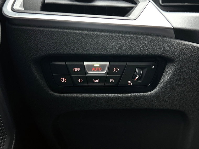 Vehicle Image 29