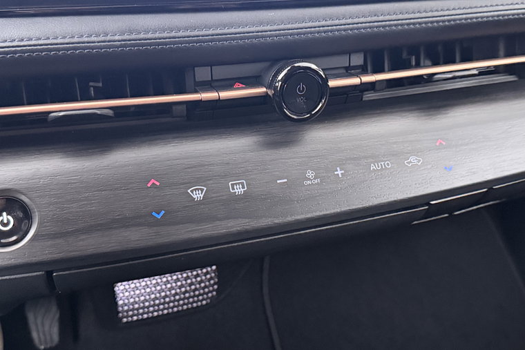 Vehicle Image 32
