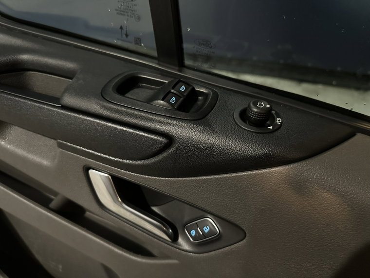 Vehicle Image 23