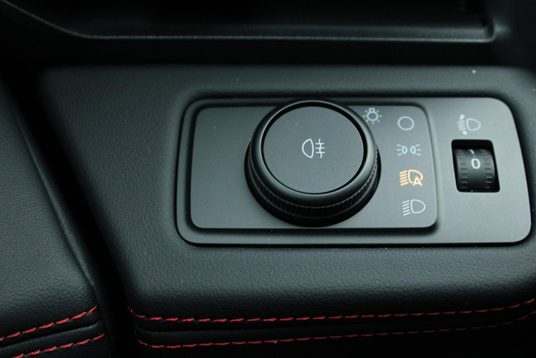 Vehicle Image 25