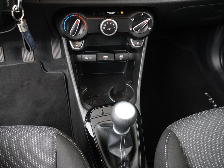 Vehicle Image 28