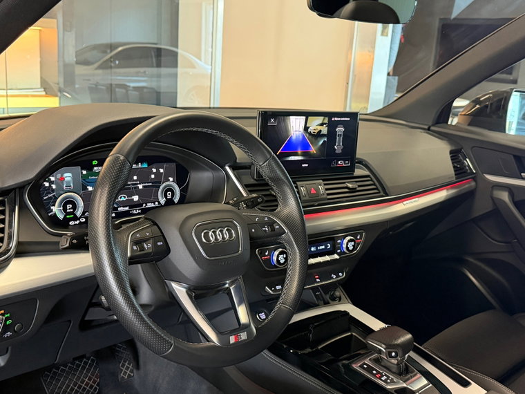 Vehicle Image 21