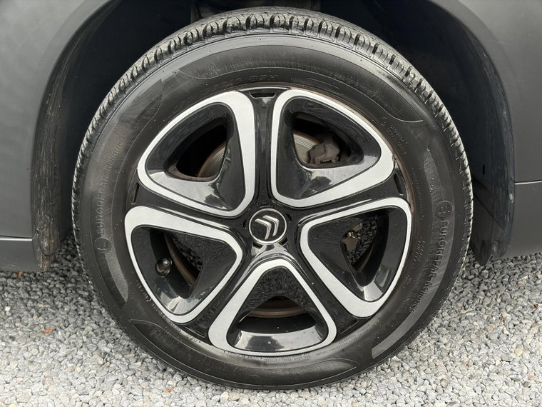 Vehicle Image 38