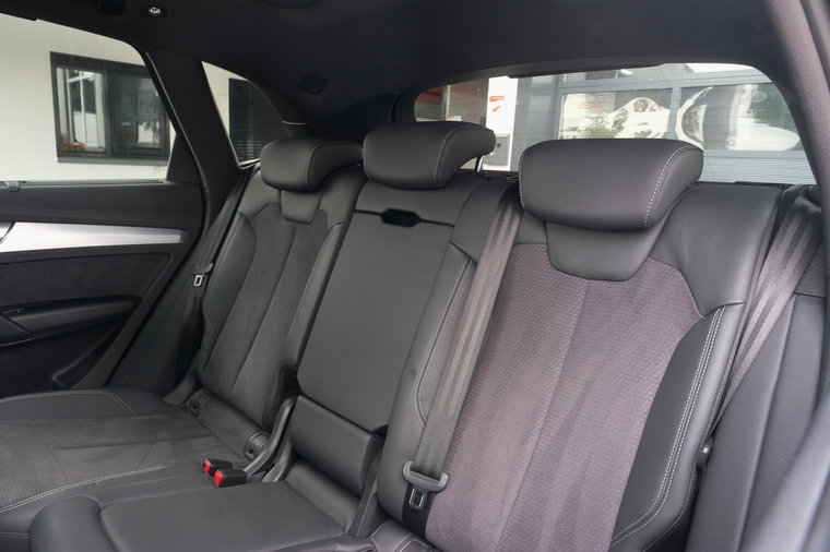 Vehicle Image 33